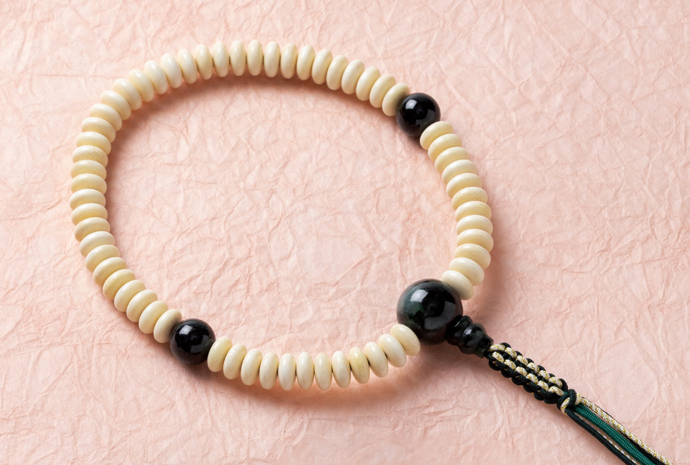 象牙5×10ミリ平玉単念珠黒緑翡翠仕立