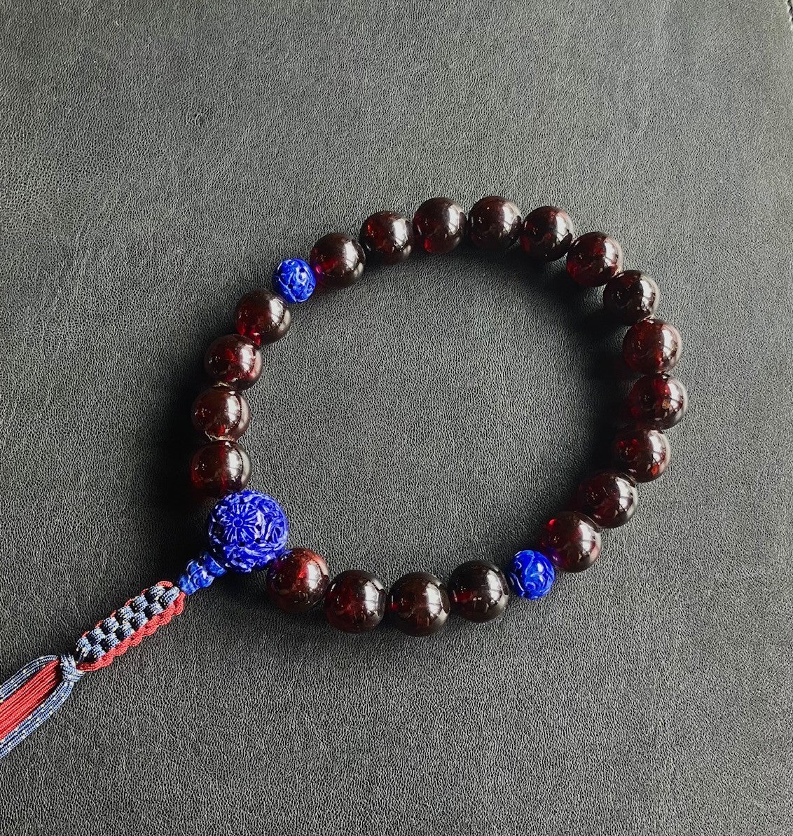 撫順琥珀20玉単念珠ラピスラズリ彫刻仕立