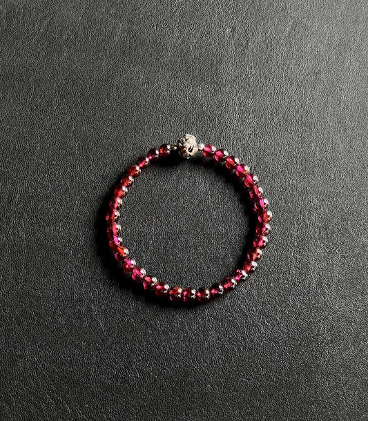 ガーネット５ミリ干支シルバーブレス