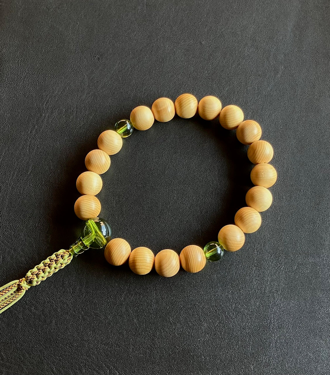 檜葉16ミリ19玉単念珠グリーンアンバー仕立