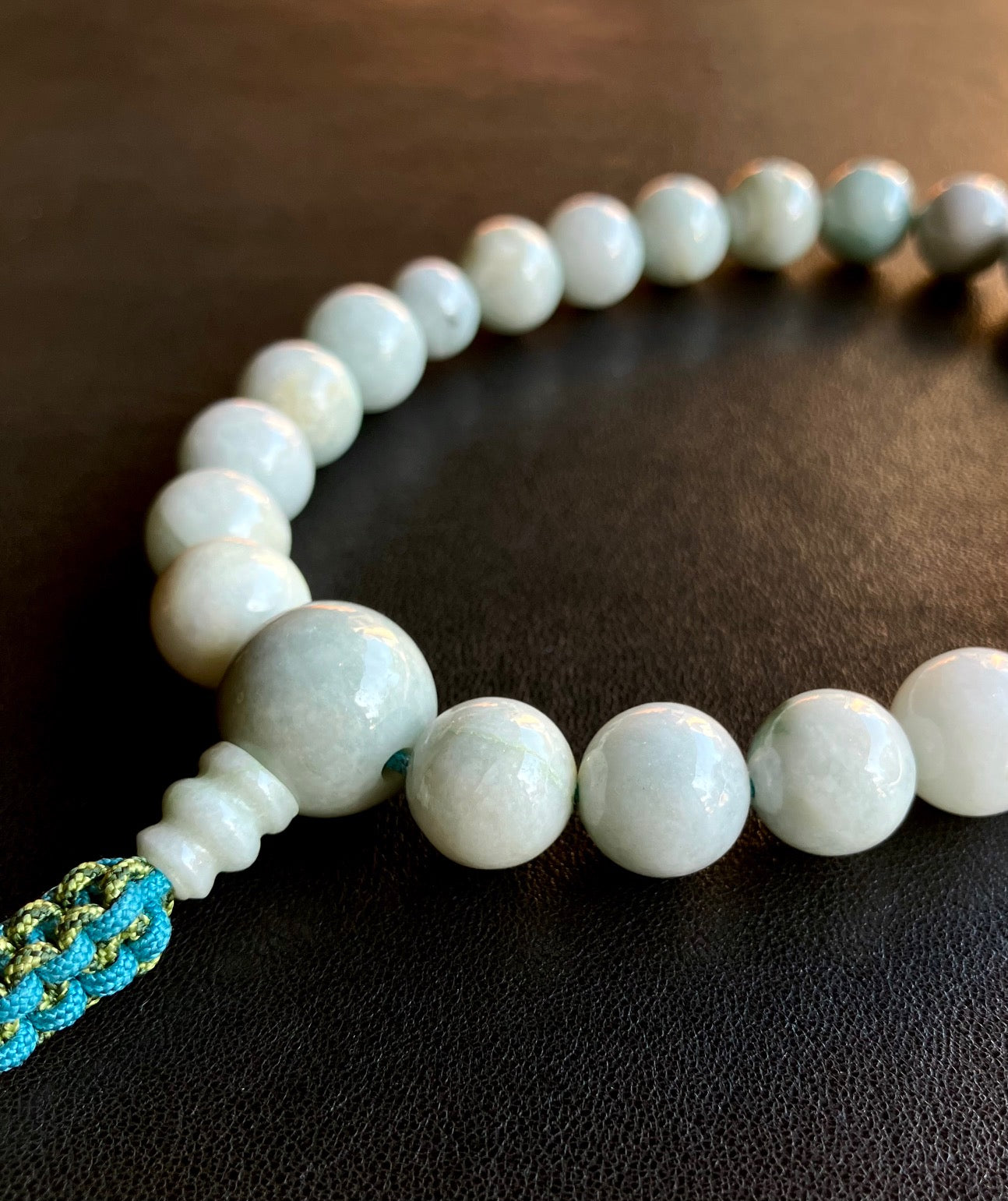 糸魚川翡翠（淡青）22玉単念珠共仕立