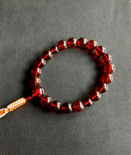 プレスドチェリーアンバー17ミリ18玉単念珠共仕立