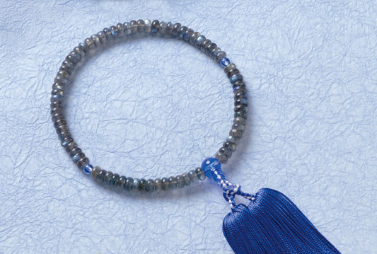 ラブラドライト４×７ミリ単念珠ブルークオーツ仕立